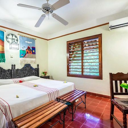 La Casa Del Mago Bed & Breakfast Uxmal Exterior photo