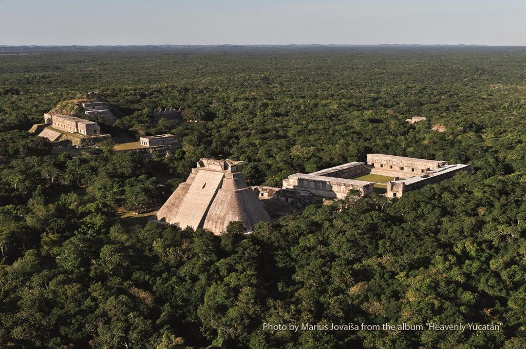 La Casa Del Mago Bed & Breakfast Uxmal Exterior photo