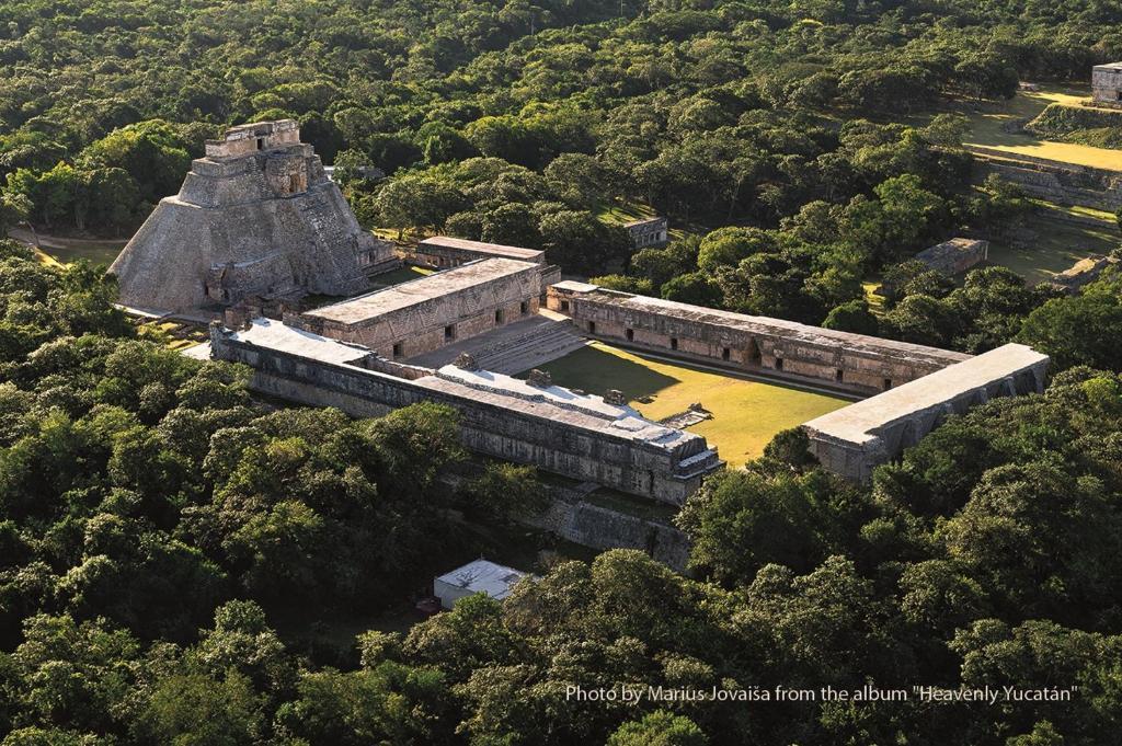 La Casa Del Mago Bed & Breakfast Uxmal Exterior photo