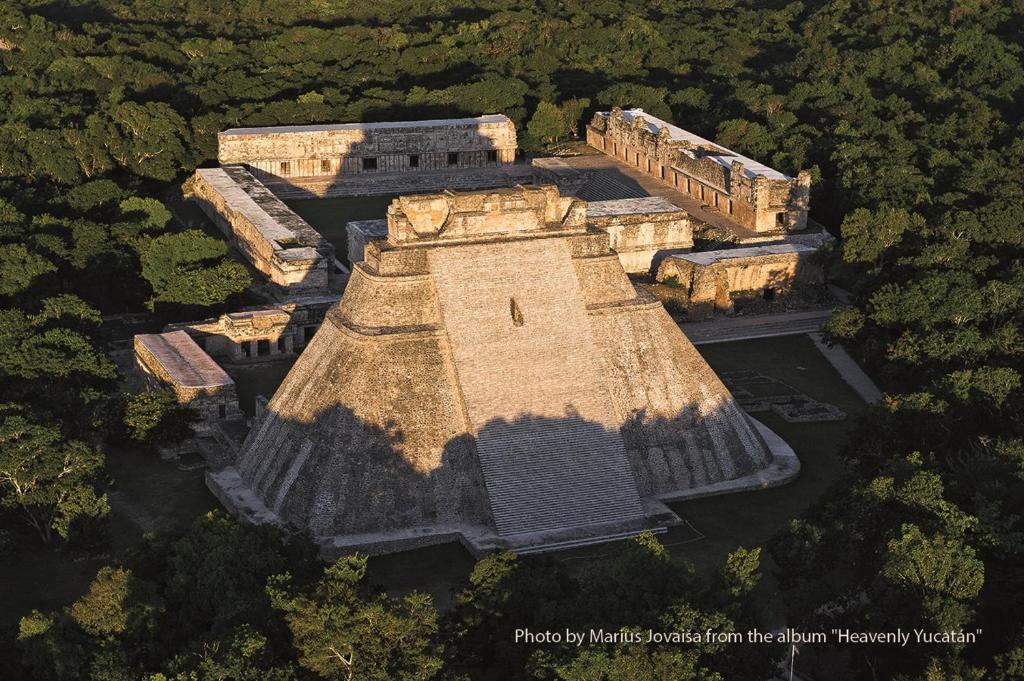 La Casa Del Mago Bed & Breakfast Uxmal Exterior photo