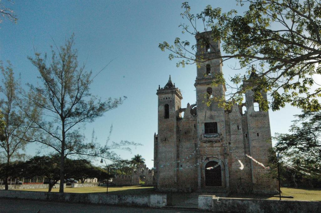 La Casa Del Mago Bed & Breakfast Uxmal Exterior photo