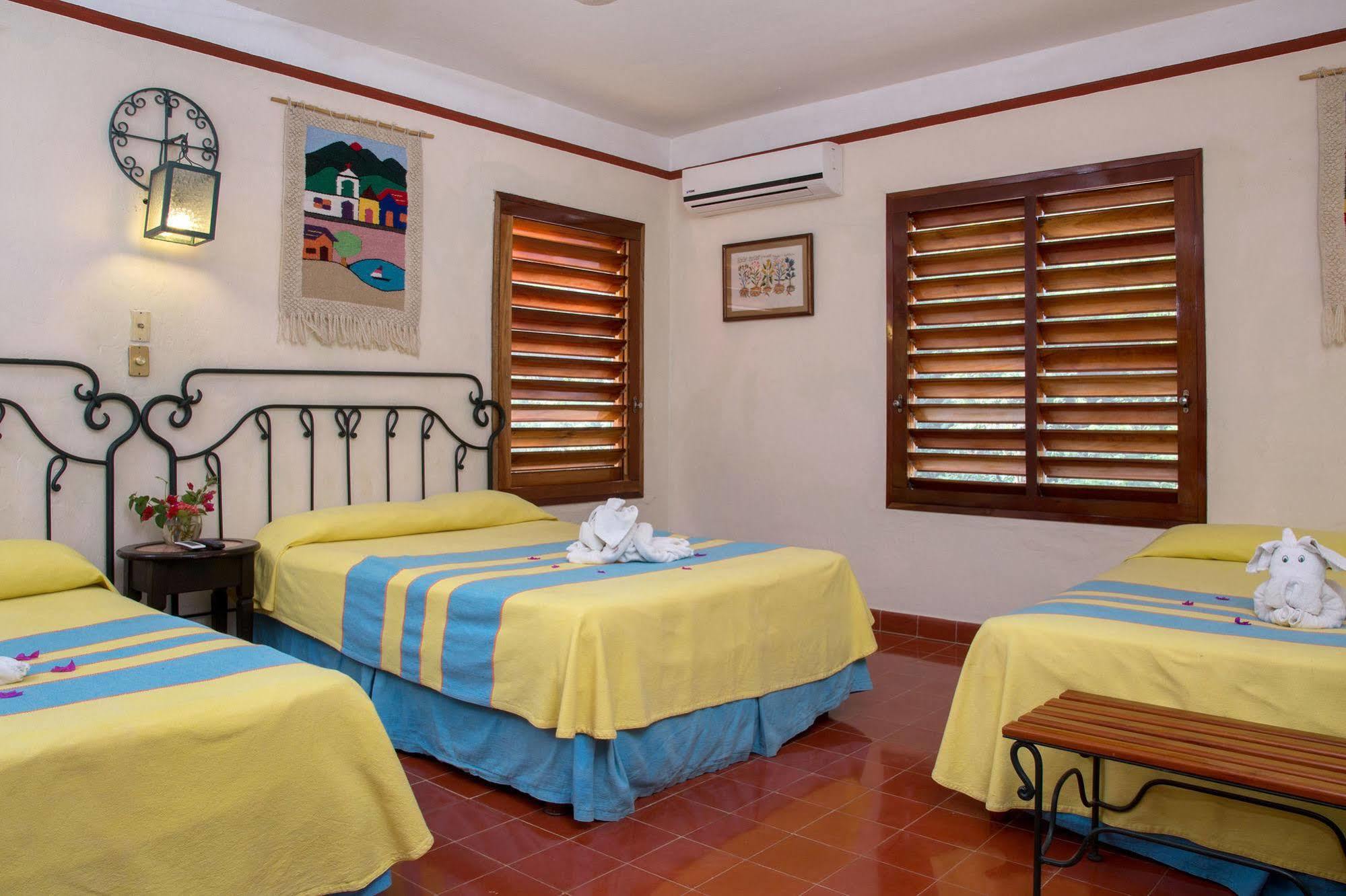La Casa Del Mago Bed & Breakfast Uxmal Exterior photo