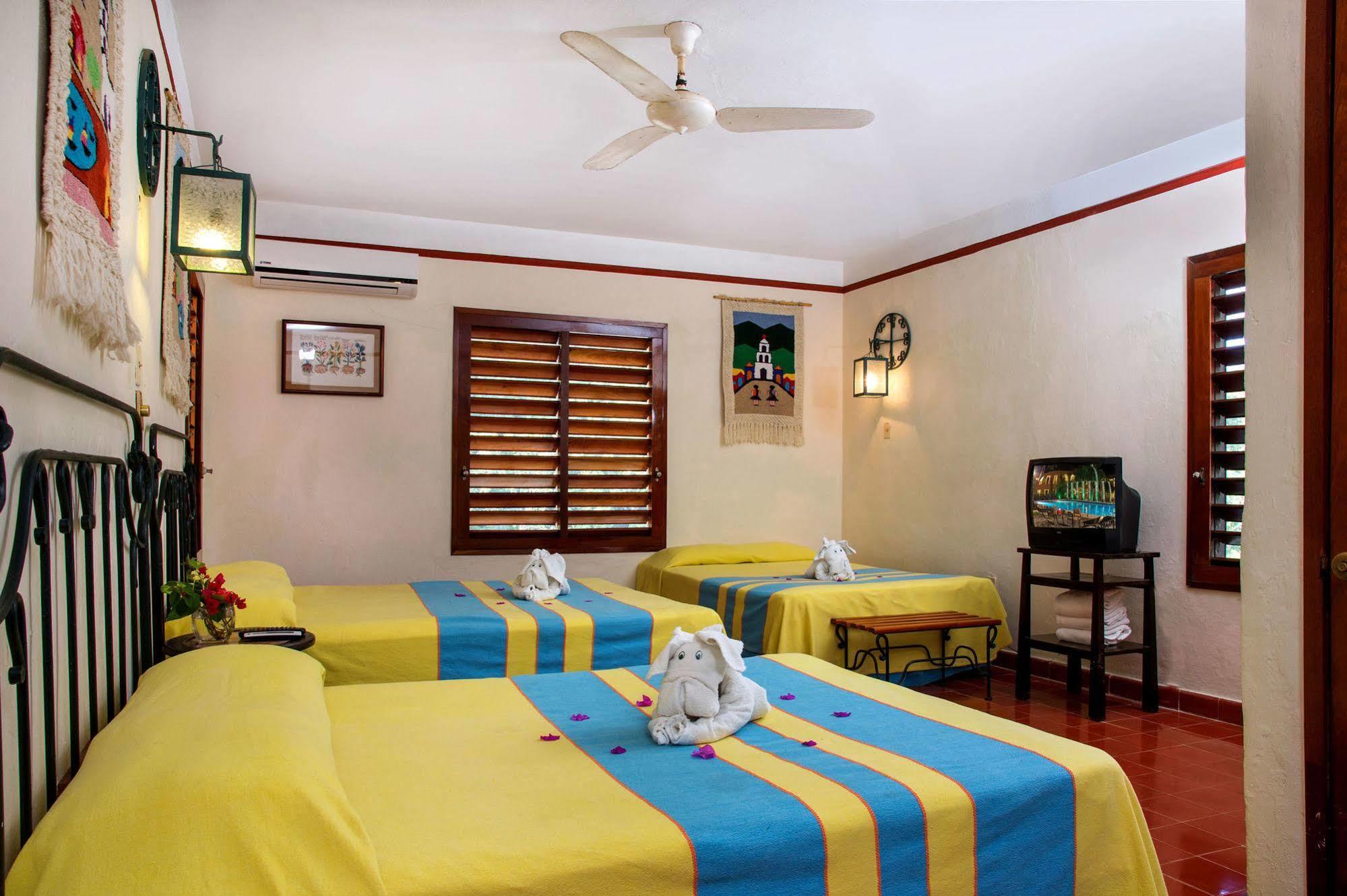 La Casa Del Mago Bed & Breakfast Uxmal Exterior photo
