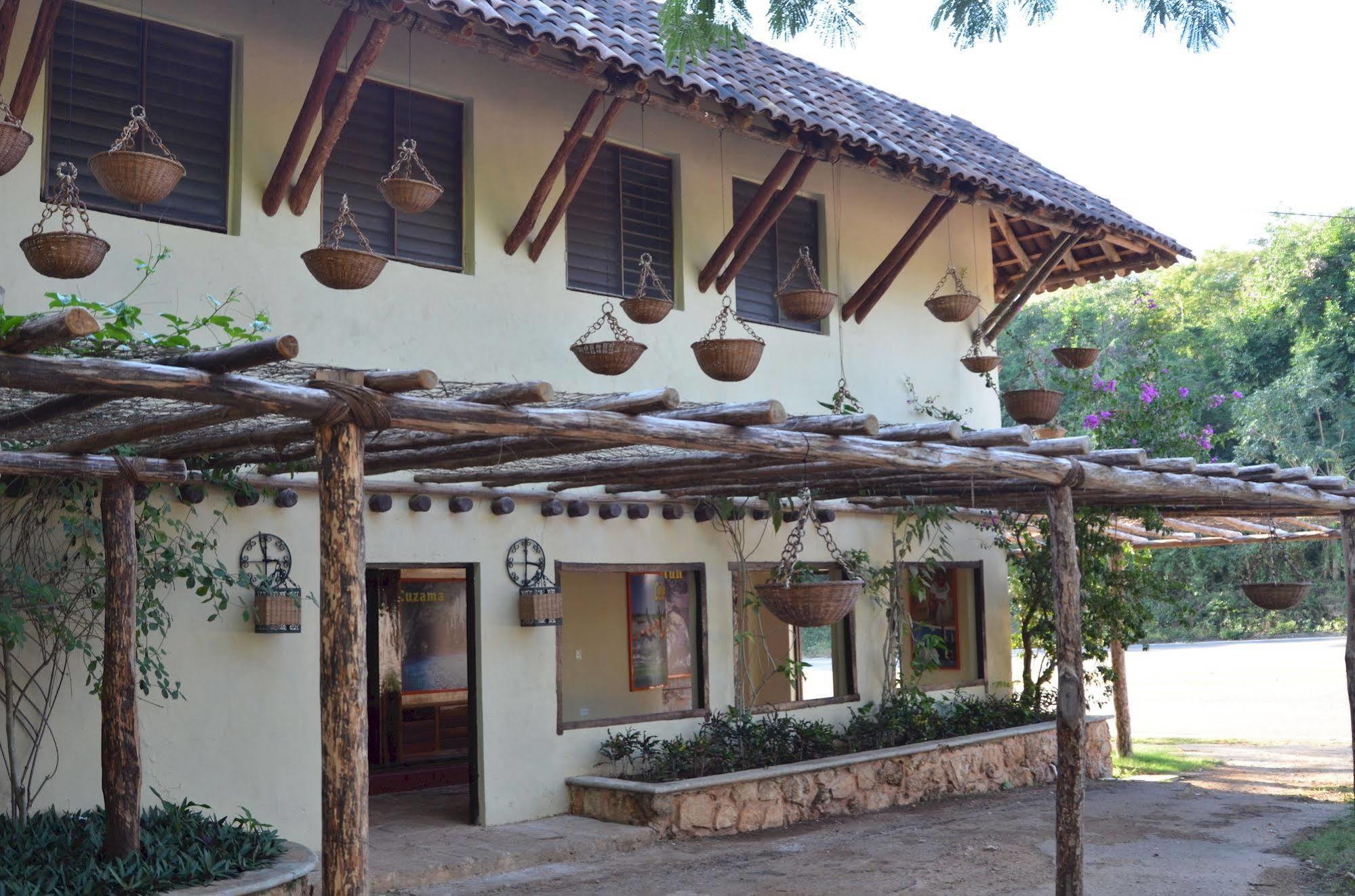 La Casa Del Mago Bed & Breakfast Uxmal Exterior photo