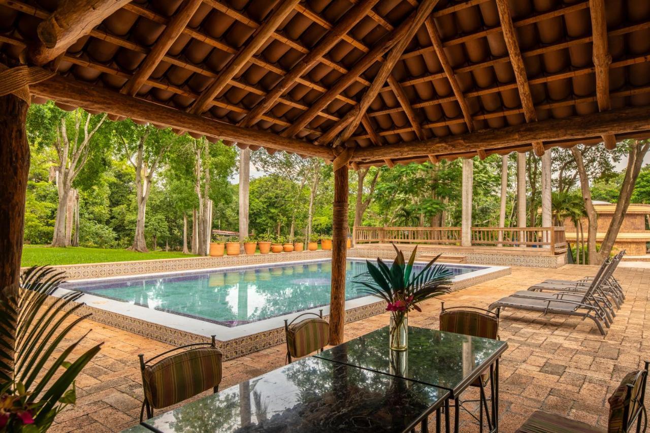 La Casa Del Mago Bed & Breakfast Uxmal Exterior photo