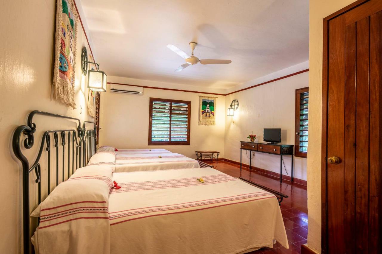 La Casa Del Mago Bed & Breakfast Uxmal Exterior photo