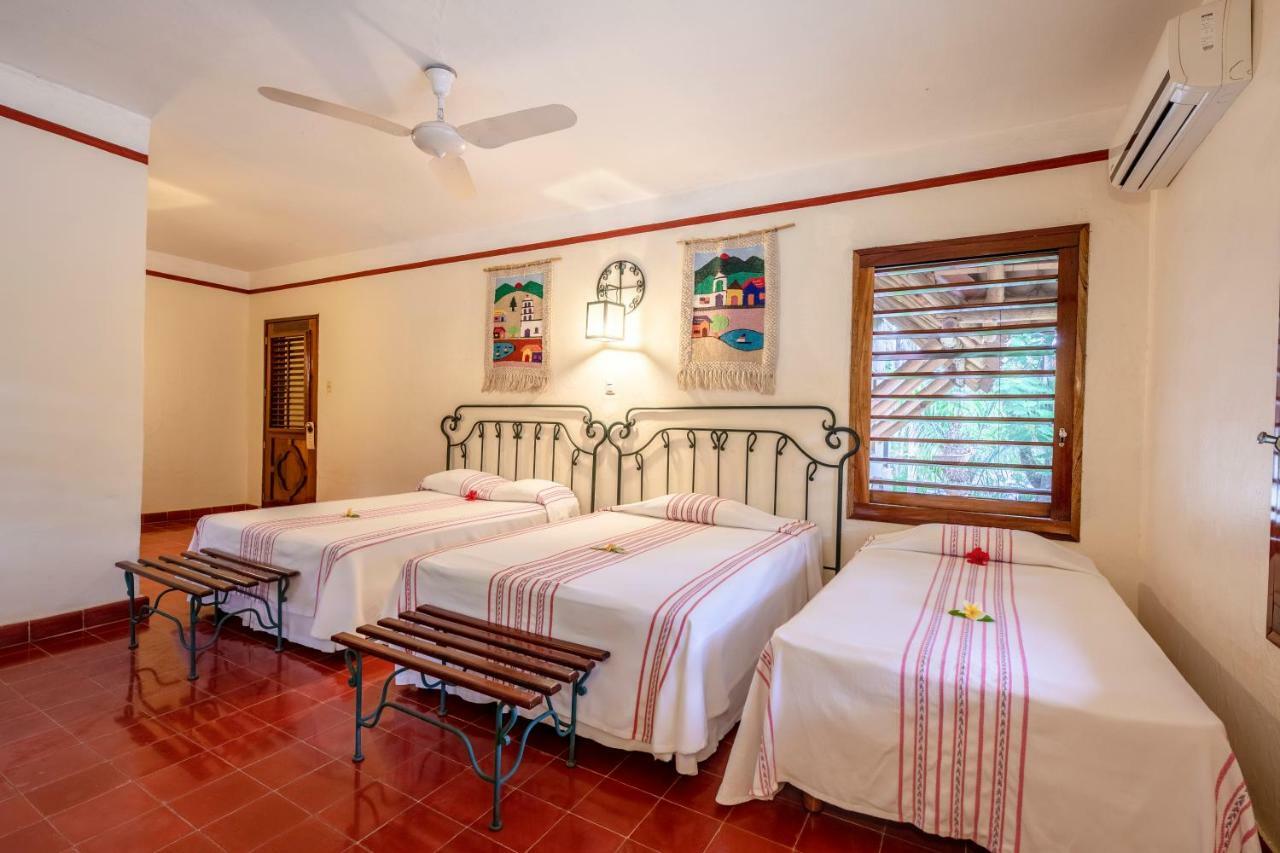 La Casa Del Mago Bed & Breakfast Uxmal Exterior photo