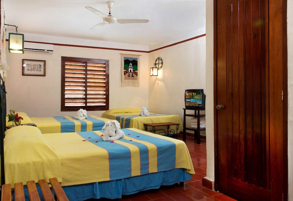 La Casa Del Mago Bed & Breakfast Uxmal Exterior photo